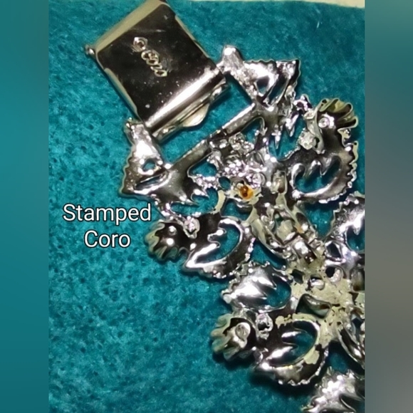 Coro Jeweled Vintage Bracelet - Picture 6 of 16